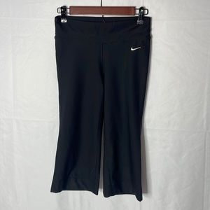 Nike capri flare leggings
